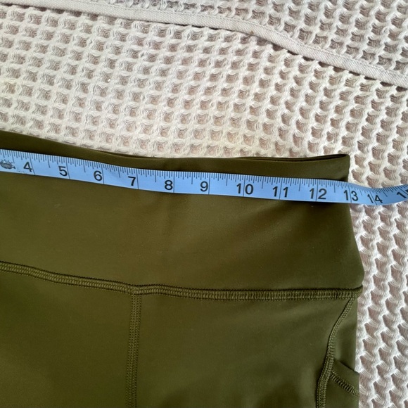 Old Navy Olive Active Leggings Size M - Picture 7 of 8